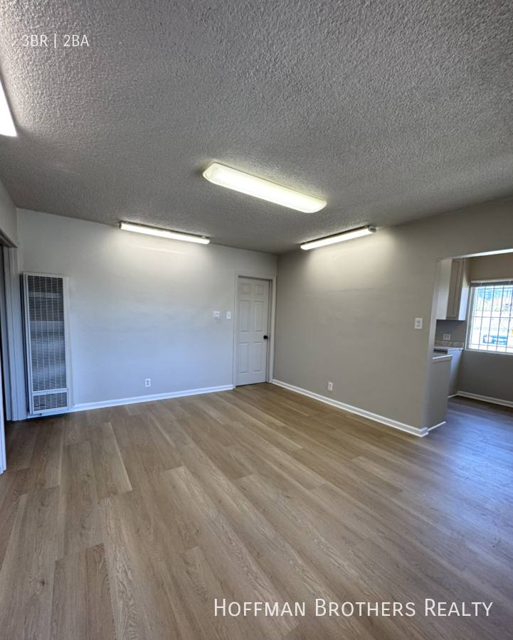 Apartment for rent at 11421 Normandie Ave #5, Los Angeles, CA 90044