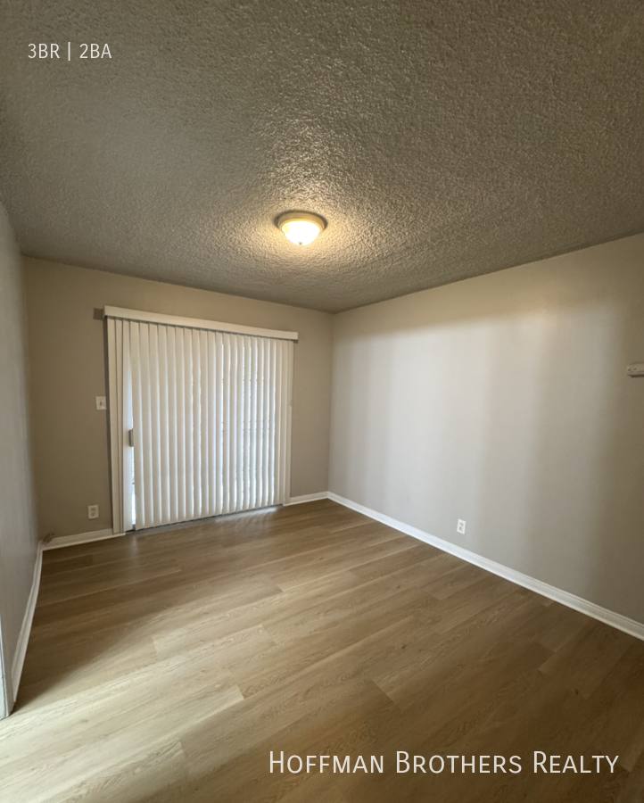 Apartment for rent at 11421 Normandie Ave #5, Los Angeles, CA 90044