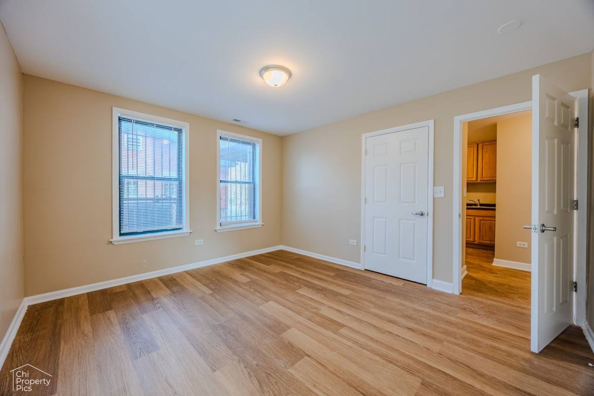 Apartment for rent at 3645 W Flournoy St, Chicago, IL 60624