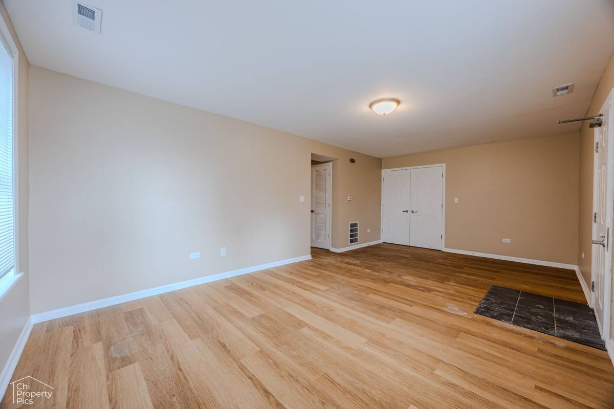 Apartment for rent at 3645 W Flournoy St, Chicago, IL 60624