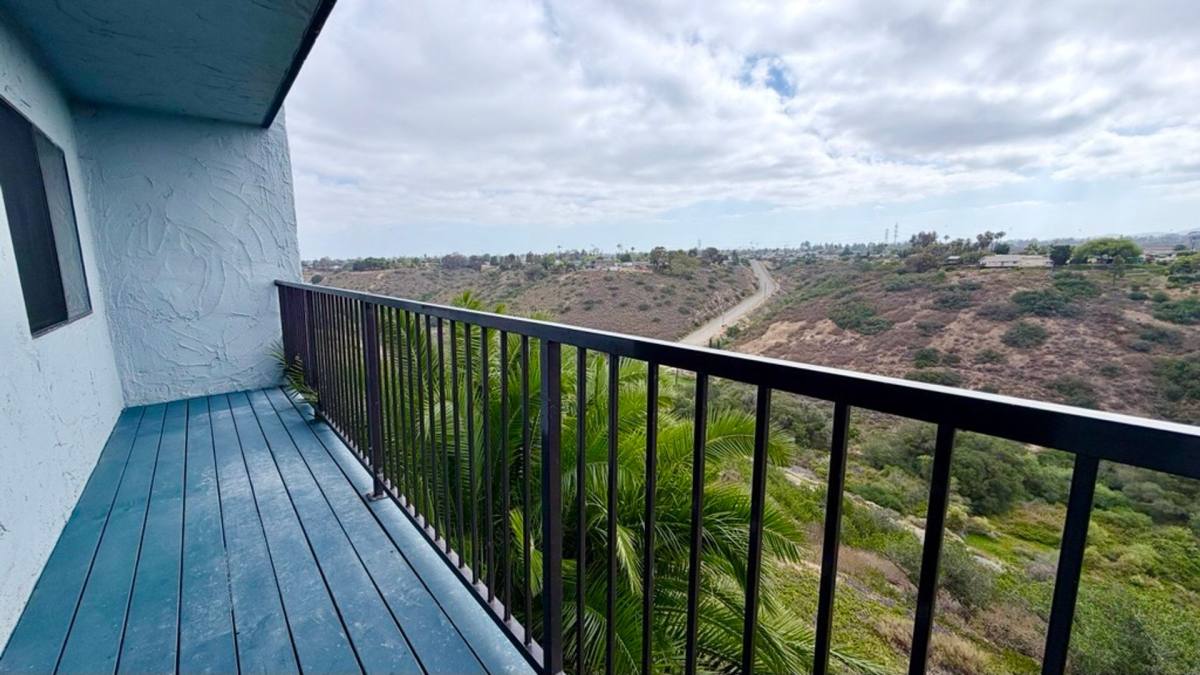 Townhouse for rent at 2983 Cowley Way #78, San Diego, CA 92117