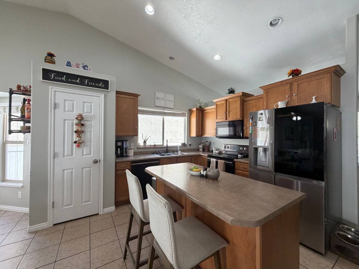 House for rent at 12894 S Cactus Berry Dr, Herriman, UT 84096
