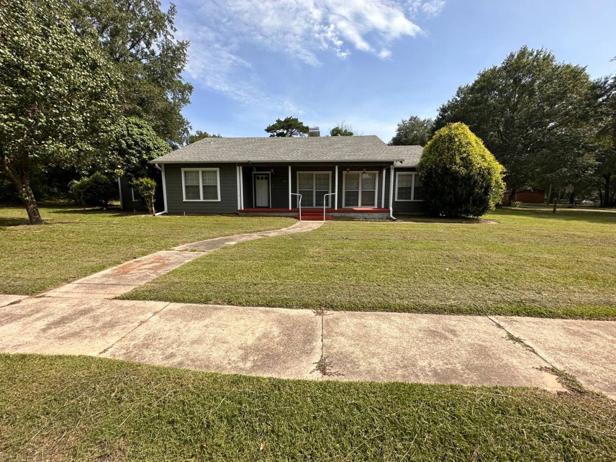 House for rent at 211 W Holland, Mount Pleasant, TX 75455