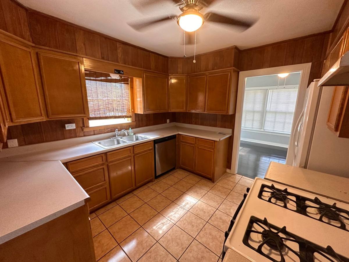 House for rent at 211 W Holland, Mount Pleasant, TX 75455