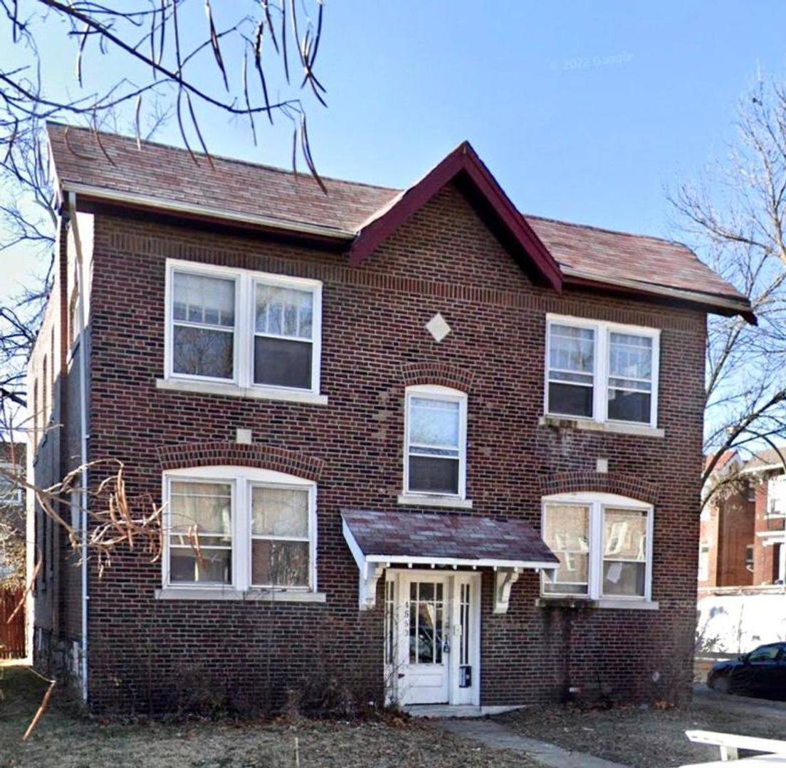 Apartment for rent at 4560 Flad Ave #2E, Saint Louis, MO 63110