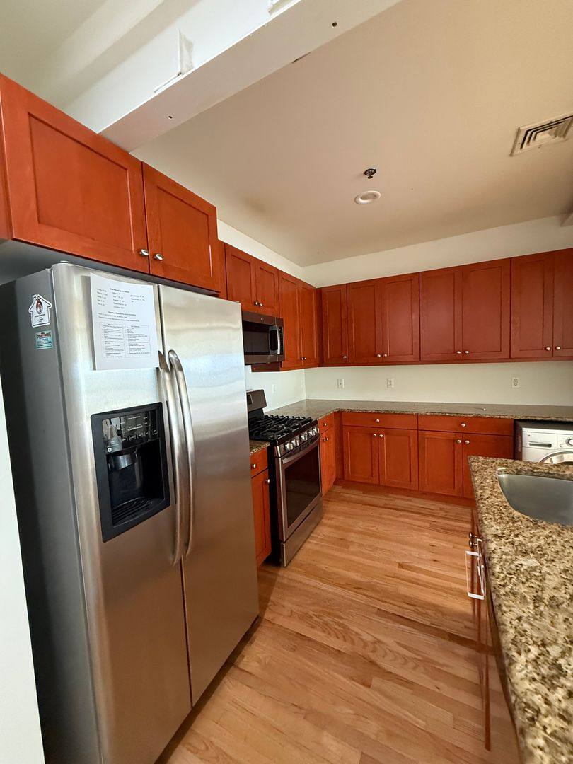 House for rent at 242 Centre St #6, Trenton, NJ 08611