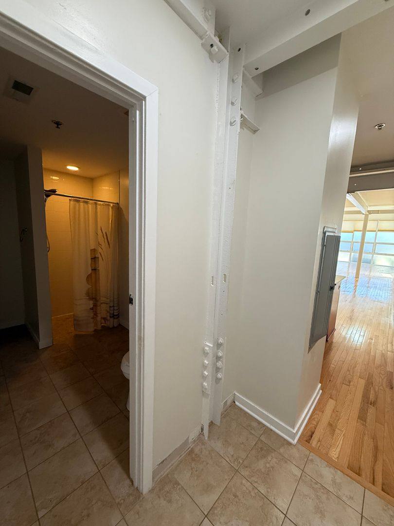 House for rent at 242 Centre St #6, Trenton, NJ 08611