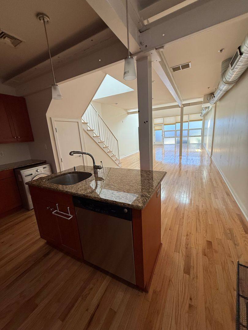 House for rent at 242 Centre St #6, Trenton, NJ 08611