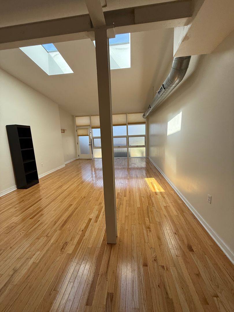 House for rent at 242 Centre St #6, Trenton, NJ 08611