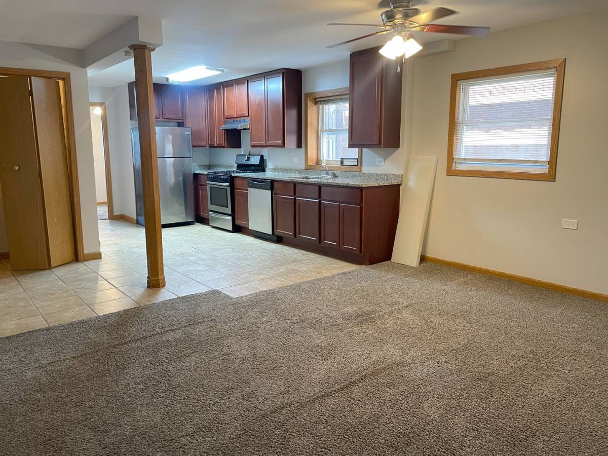 Apartment for rent at 3200 N Newland Ave, Chicago, IL 60634