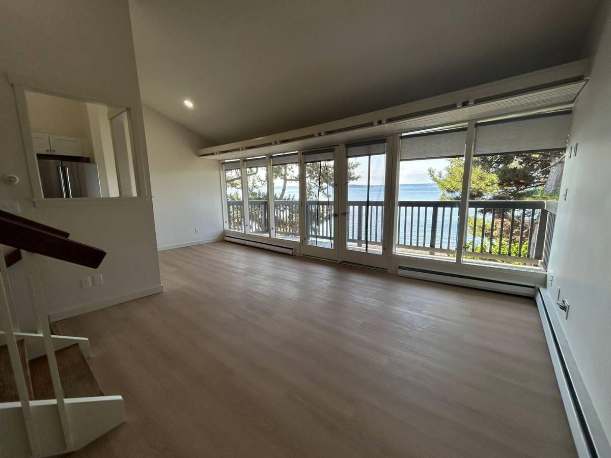 Apartment for rent at 3805 Beach Dr SW, Seattle, WA 98116