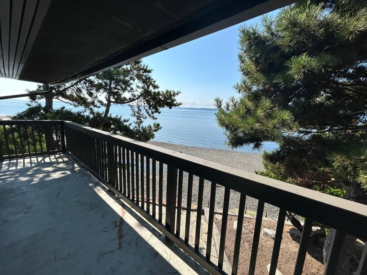 Apartment for rent at 3805 Beach Dr SW, Seattle, WA 98116