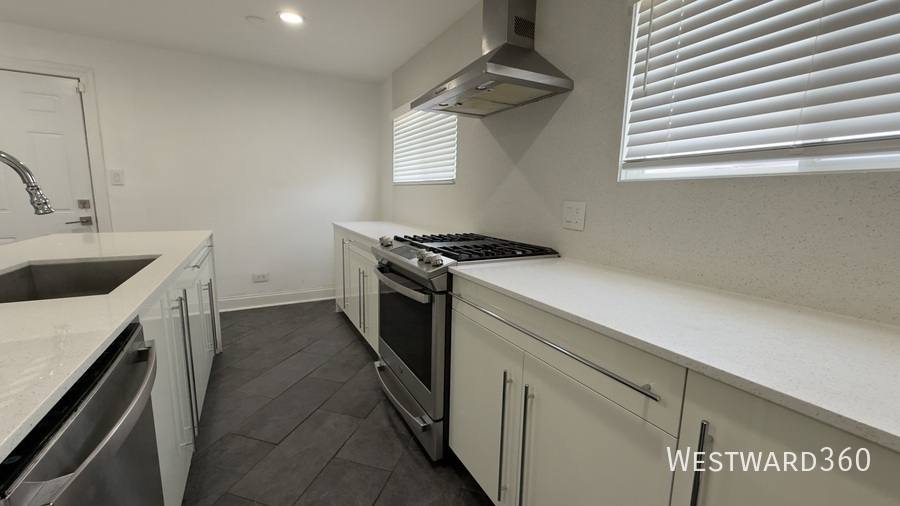 Apartment for rent at 660 Clyde Ave #2, Calumet City, IL 60409