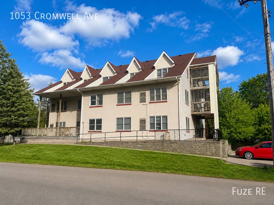 Apartment for rent at 1053 Cromwell Ave, Saint Paul, MN 55114