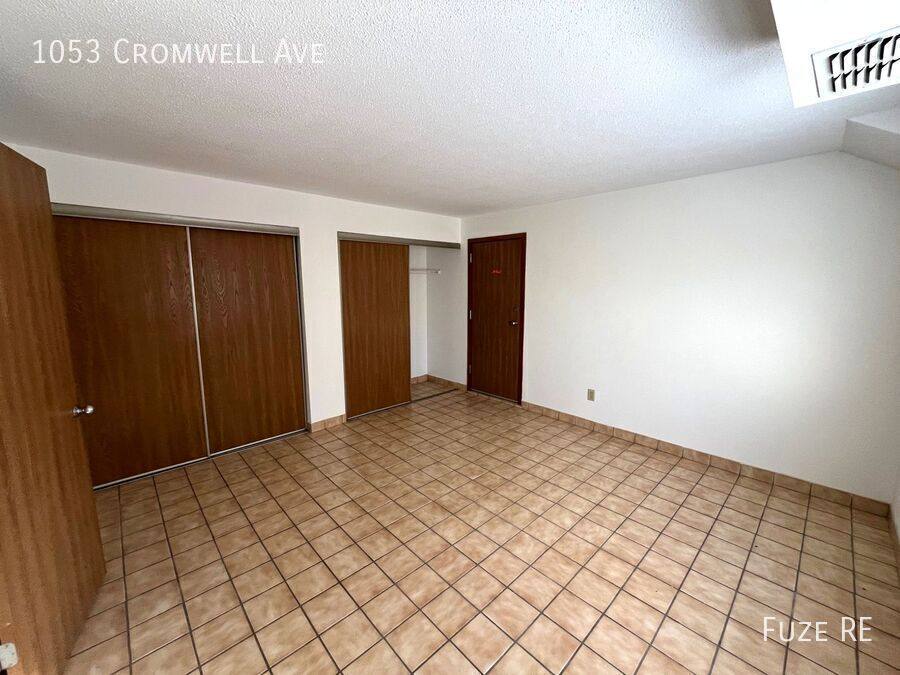 Apartment for rent at 1053 Cromwell Ave, Saint Paul, MN 55114