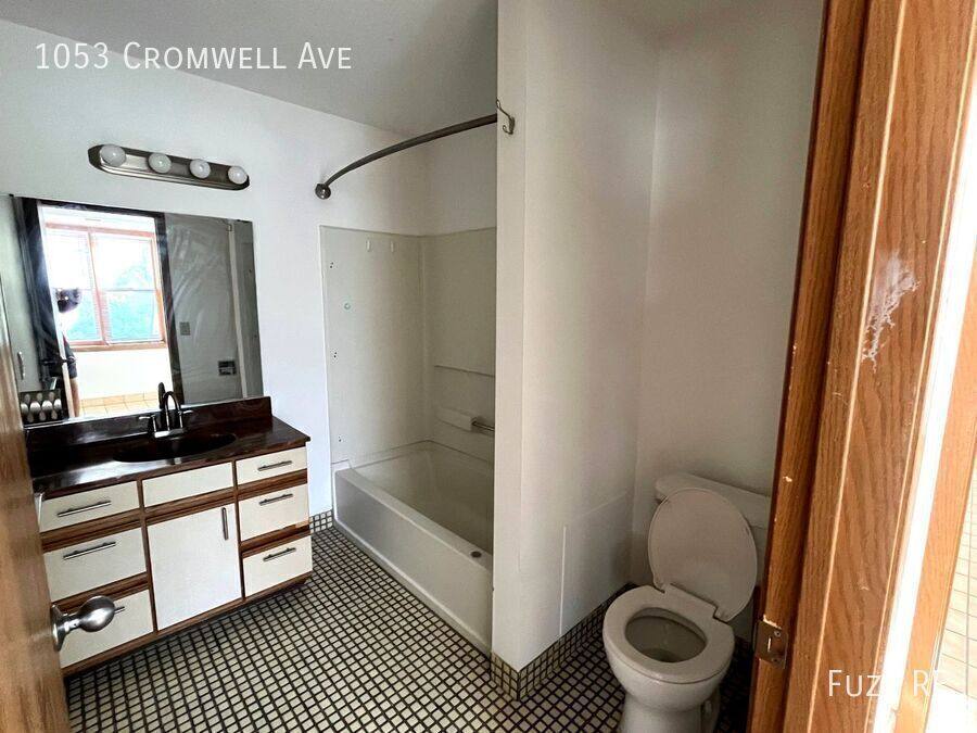 Apartment for rent at 1053 Cromwell Ave, Saint Paul, MN 55114