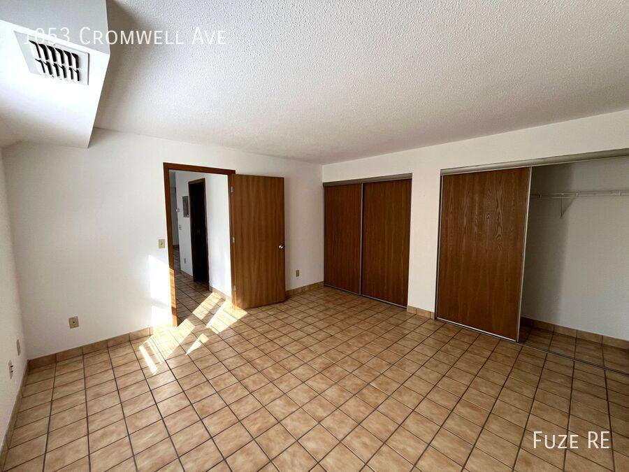 Apartment for rent at 1053 Cromwell Ave, Saint Paul, MN 55114