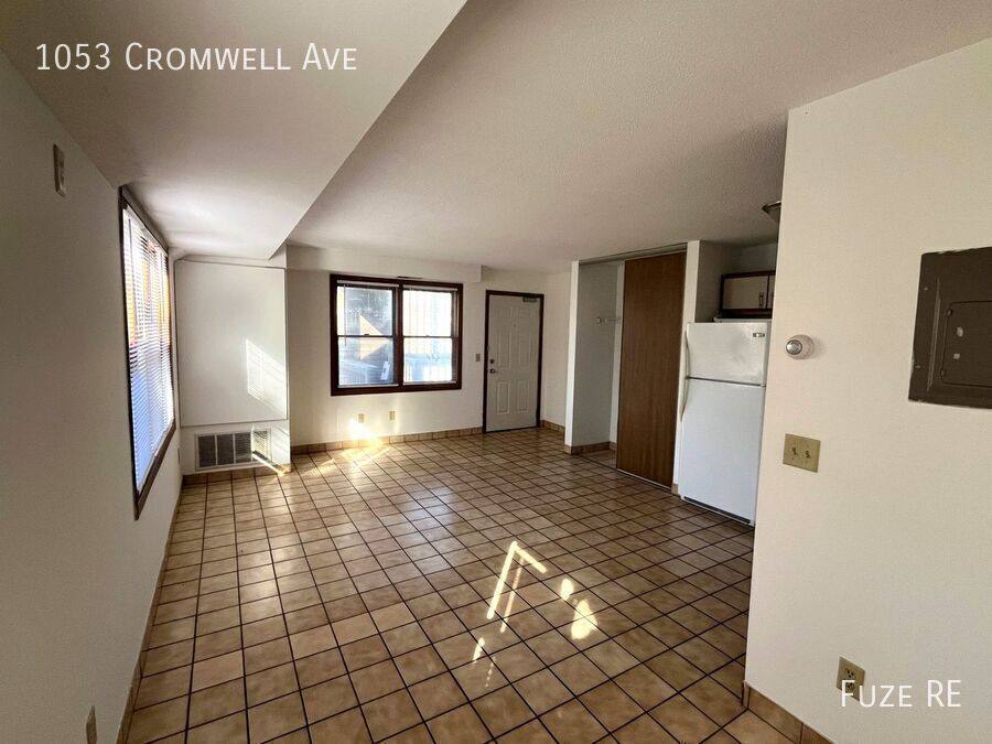 Apartment for rent at 1053 Cromwell Ave, Saint Paul, MN 55114