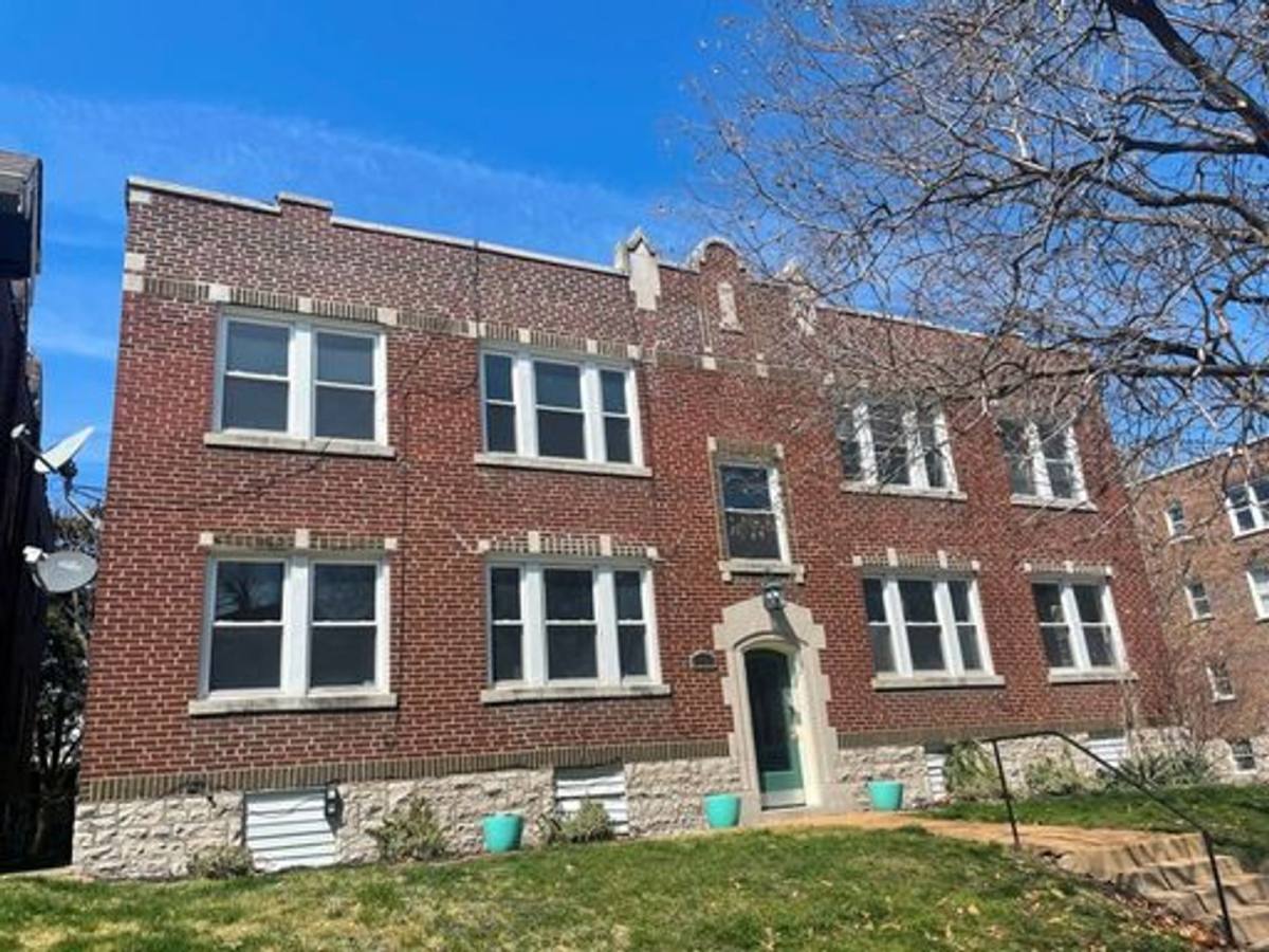 Apartment for rent at 4564 Flad Ave #2E, Saint Louis, MO 63110