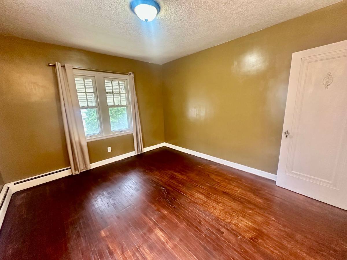 House for rent at 1303 Edgerton St, Saint Paul, MN 55130
