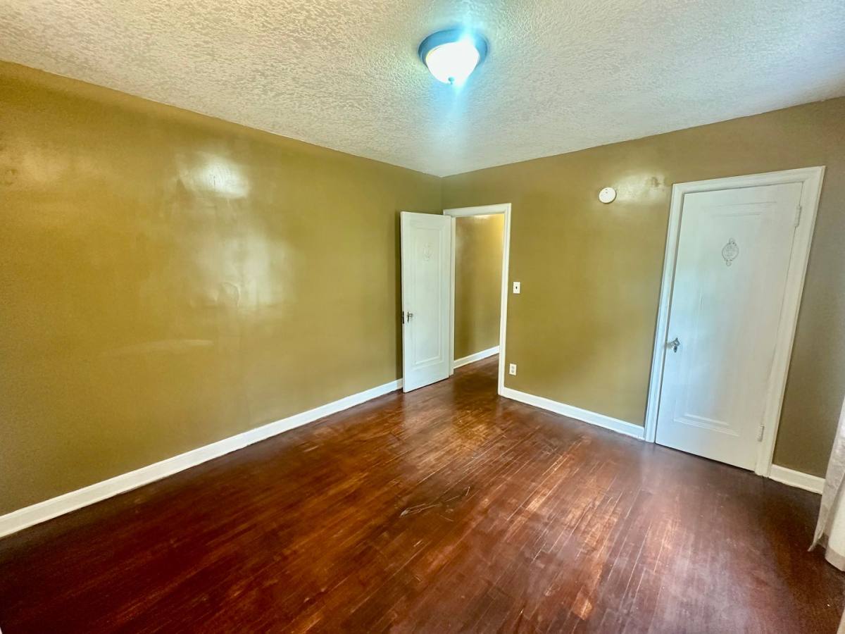 House for rent at 1303 Edgerton St, Saint Paul, MN 55130