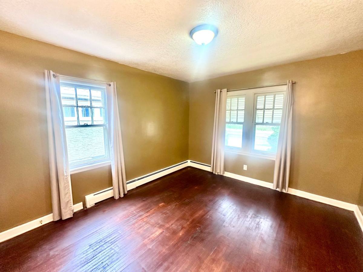 House for rent at 1303 Edgerton St, Saint Paul, MN 55130