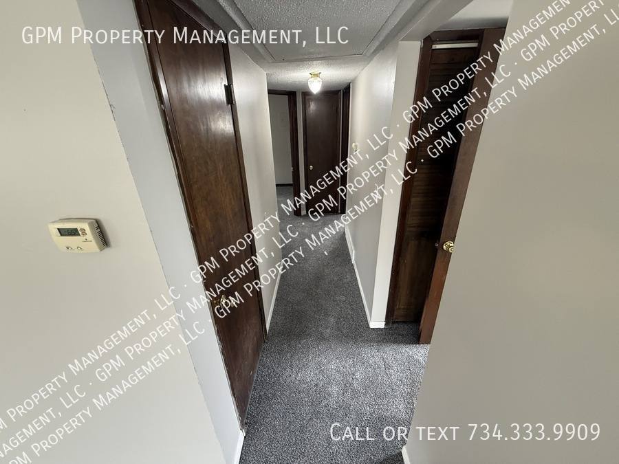 House for rent at 4757 Dudley St, Dearborn Heights, MI 48125