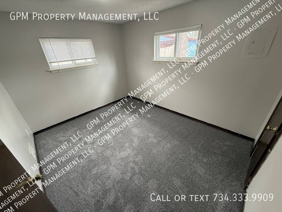 House for rent at 4757 Dudley St, Dearborn Heights, MI 48125