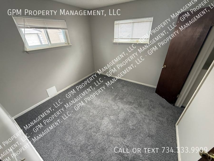 House for rent at 4757 Dudley St, Dearborn Heights, MI 48125