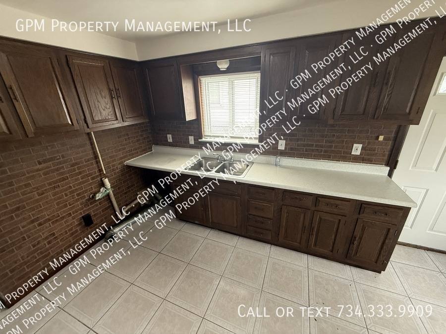House for rent at 4757 Dudley St, Dearborn Heights, MI 48125