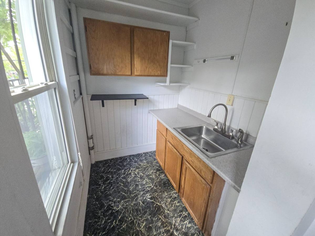 Apartment for rent at 11 Lawrence St, New Haven, CT 06511