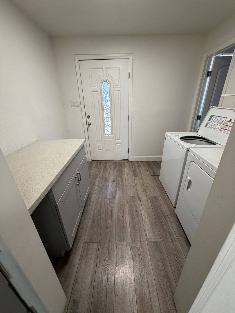 House for rent at 810 E Olive Ave, Turlock, CA 95380