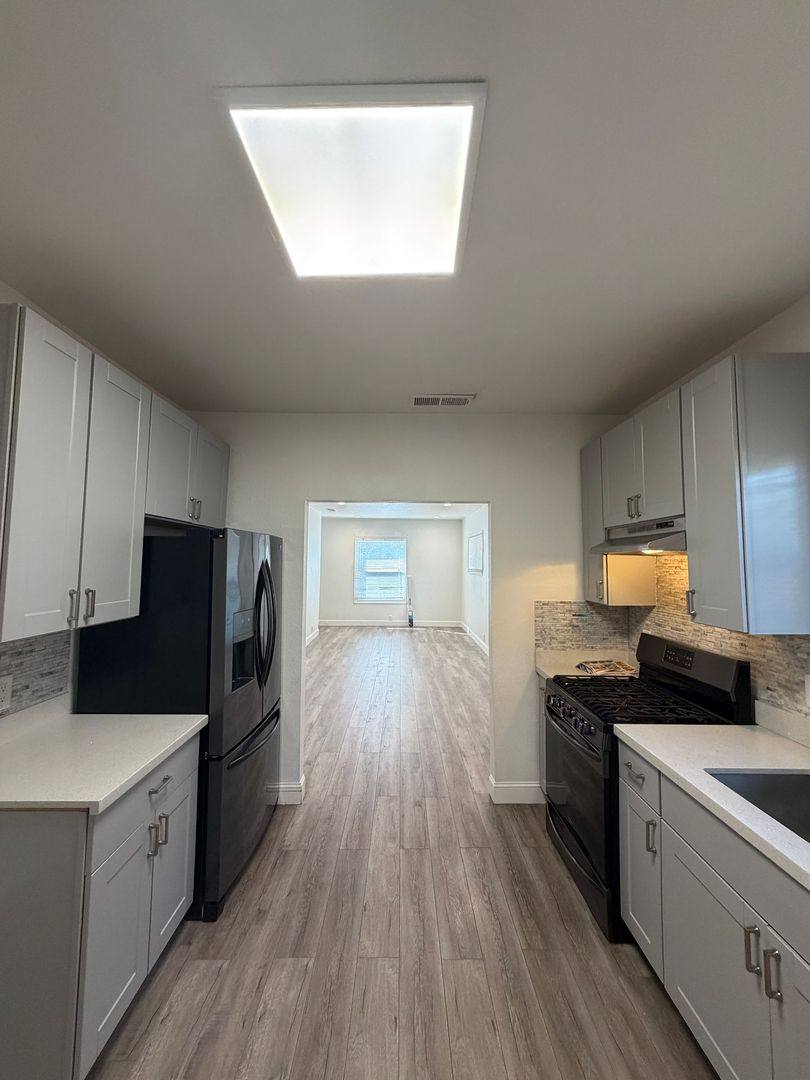 House for rent at 810 E Olive Ave, Turlock, CA 95380