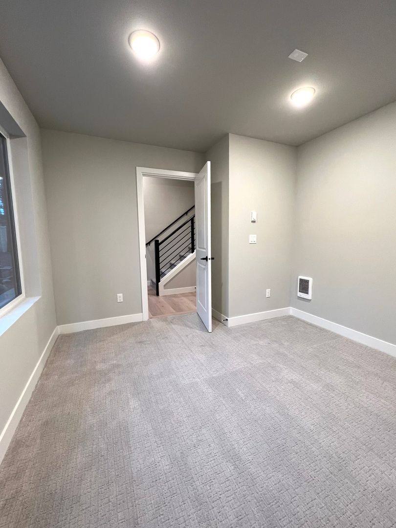 Townhouse for rent at 1231 131st Court NE, Bellevue, WA 98005