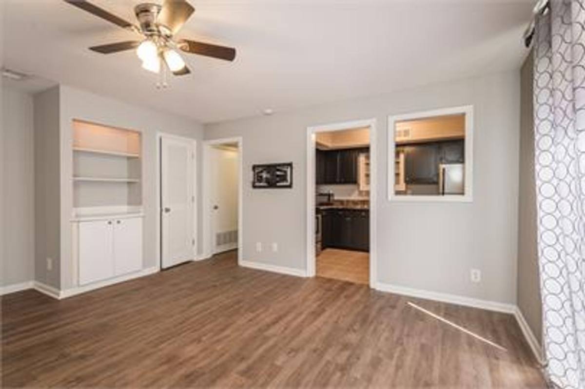 Apartment for rent at 2505 Brownsboro Rd #D1, Louisville, KY 40206