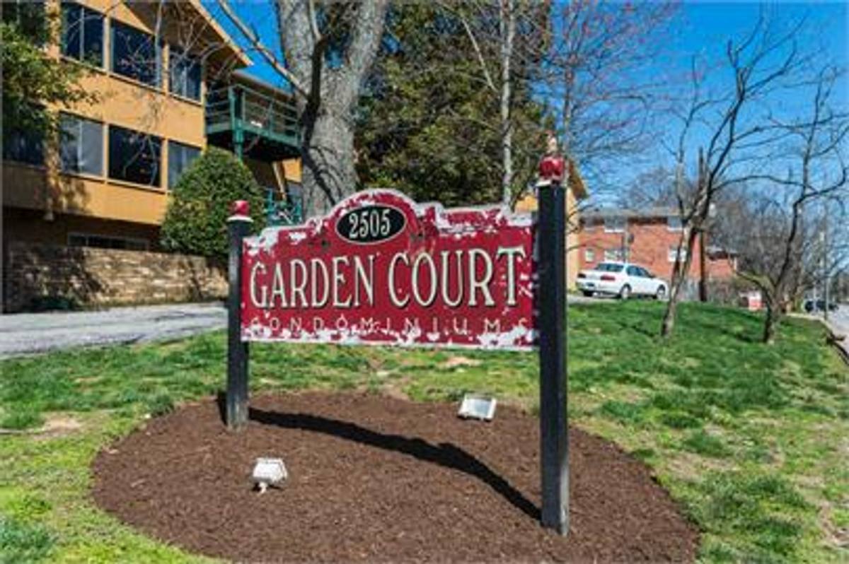Apartment for rent at 2505 Brownsboro Rd #D1, Louisville, KY 40206