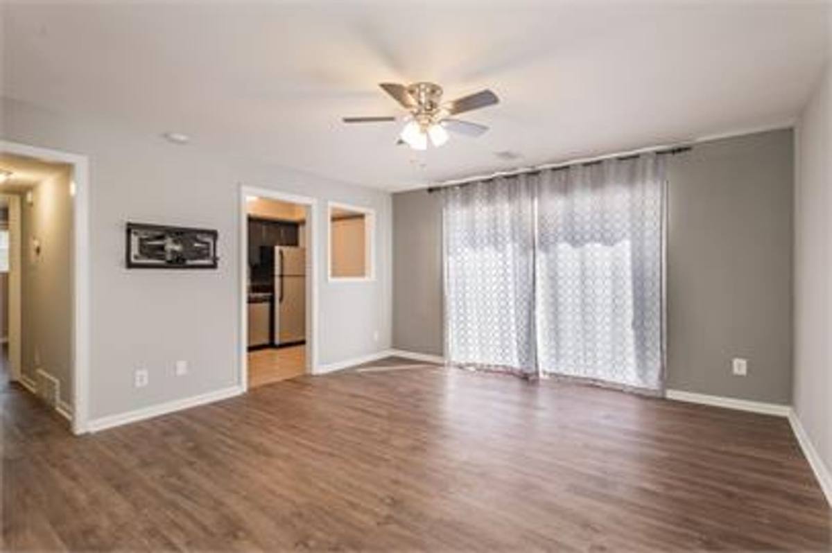 Apartment for rent at 2505 Brownsboro Rd #D1, Louisville, KY 40206