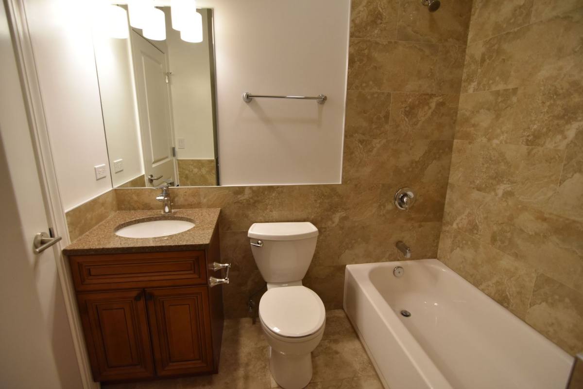 Apartment for rent at 4520 N Beacon St, Chicago, IL 60640