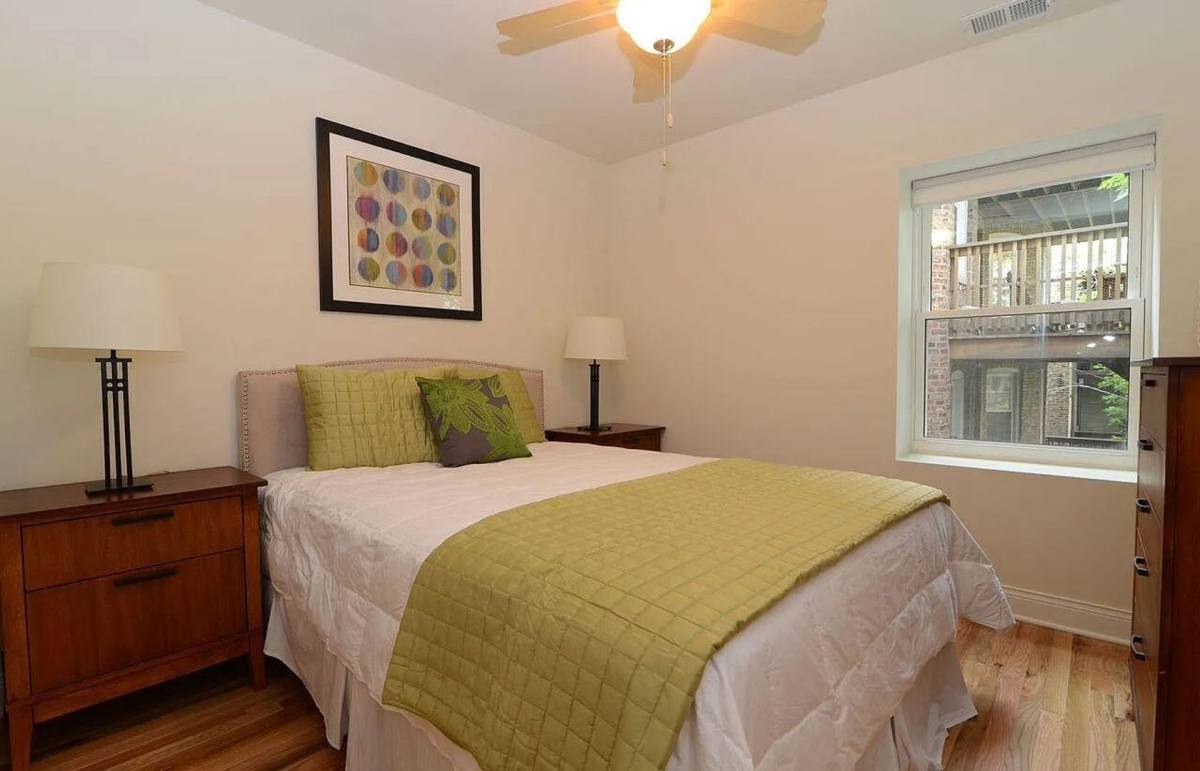 Apartment for rent at 4520 N Beacon St, Chicago, IL 60640