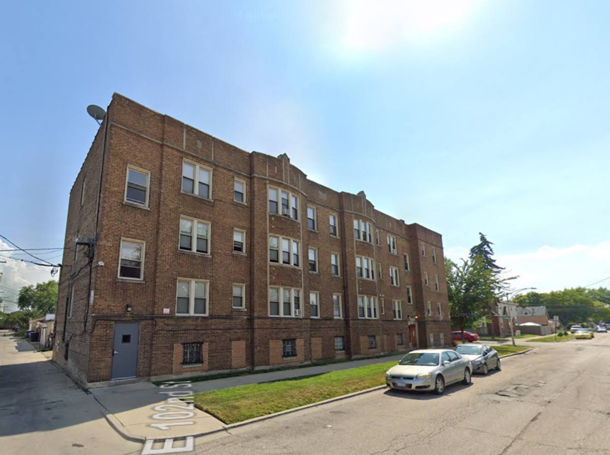 Apartment for rent at 535 E 102nd St, Chicago, IL 60628