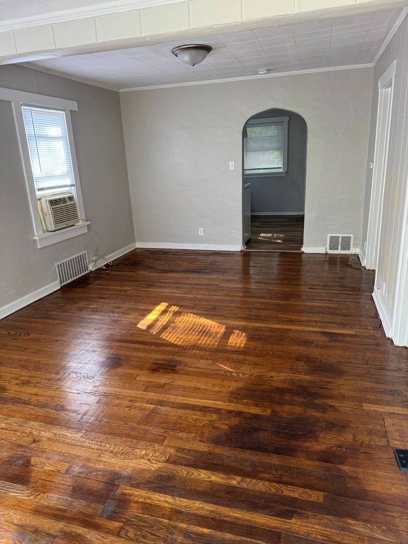 House for rent at 341 E Leland Ave, Des Moines, IA 50315