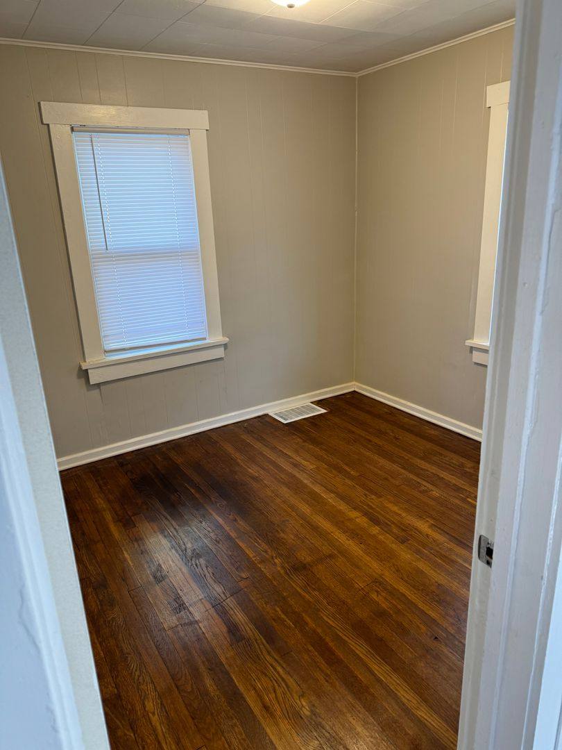 House for rent at 341 E Leland Ave, Des Moines, IA 50315