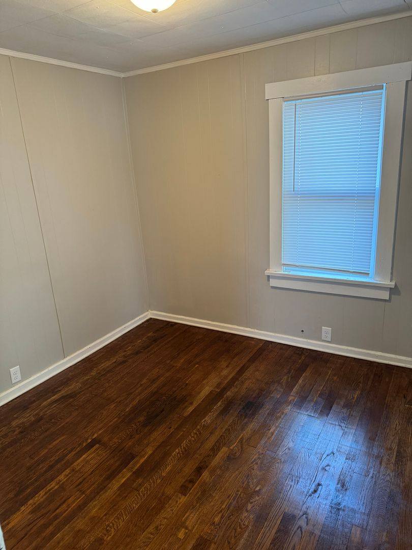 House for rent at 341 E Leland Ave, Des Moines, IA 50315
