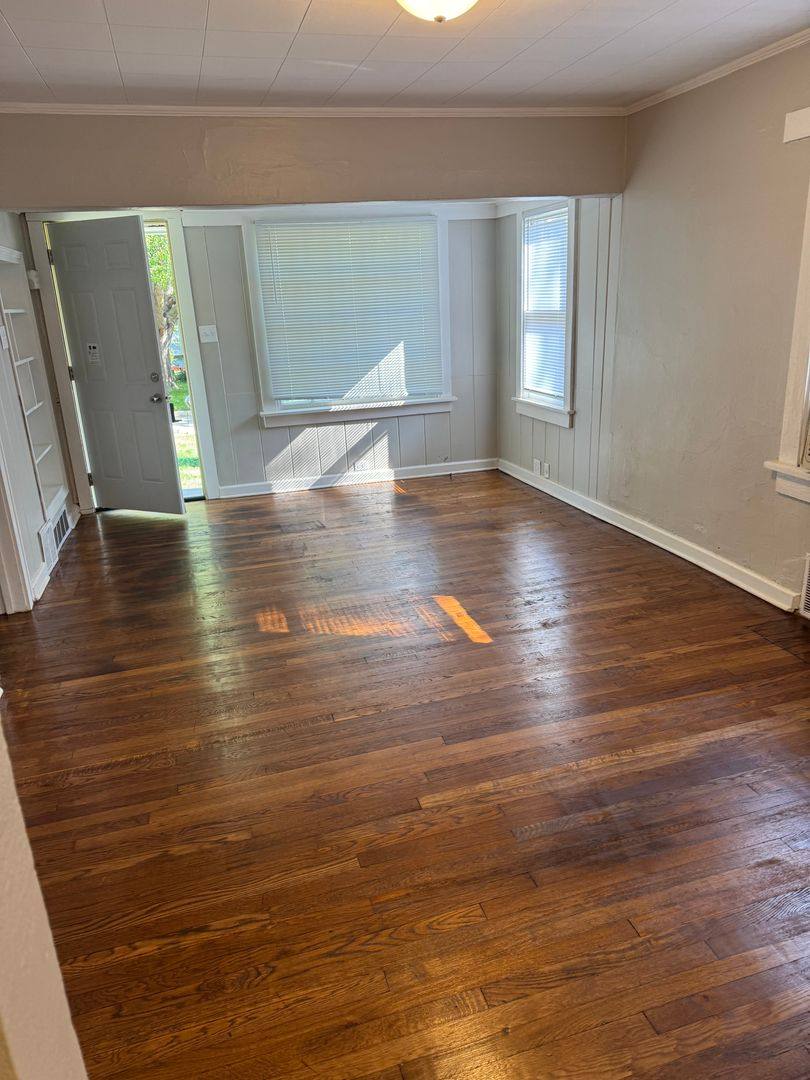 House for rent at 341 E Leland Ave, Des Moines, IA 50315
