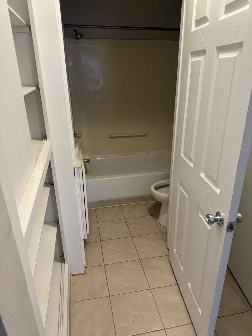 House for rent at 341 E Leland Ave, Des Moines, IA 50315
