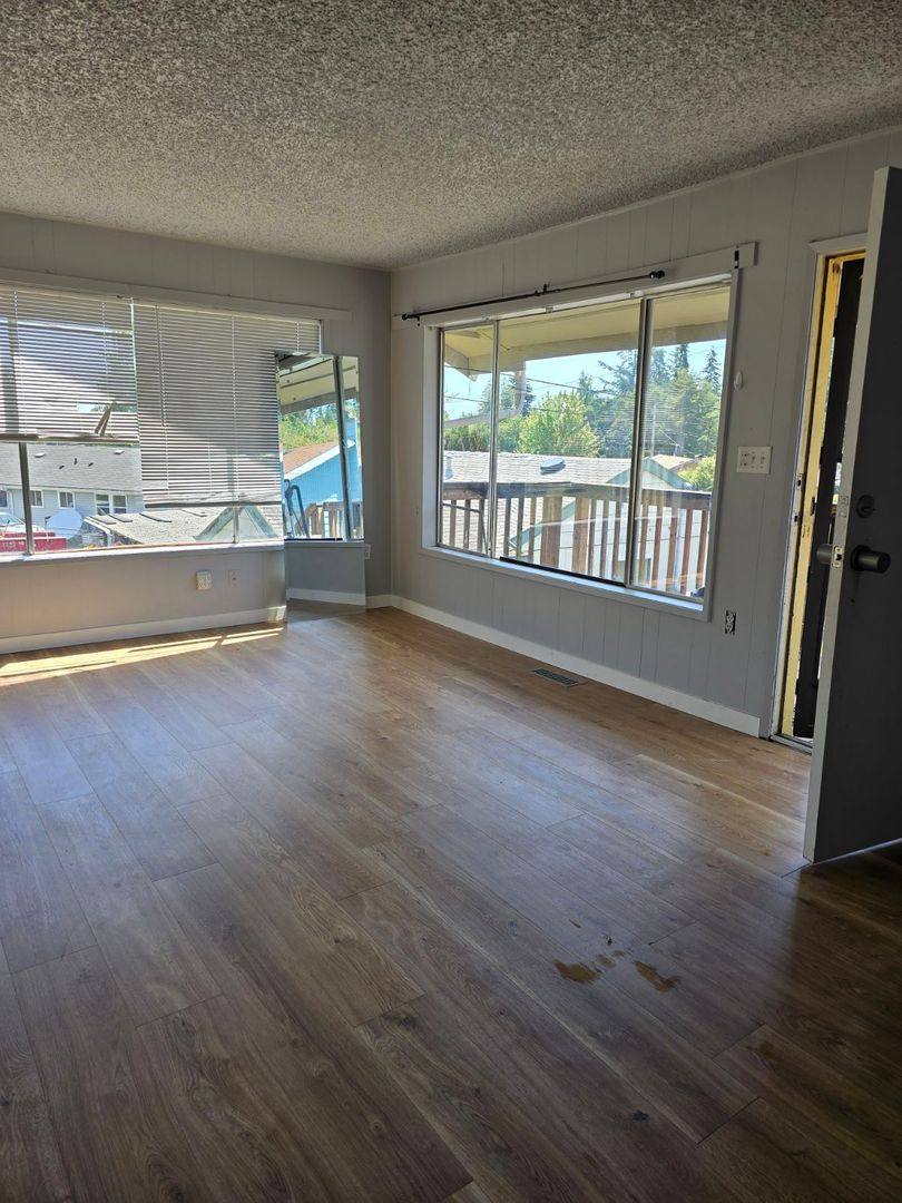 Apartment for rent at 2814 Callahan Dr, Bremerton, WA 98310