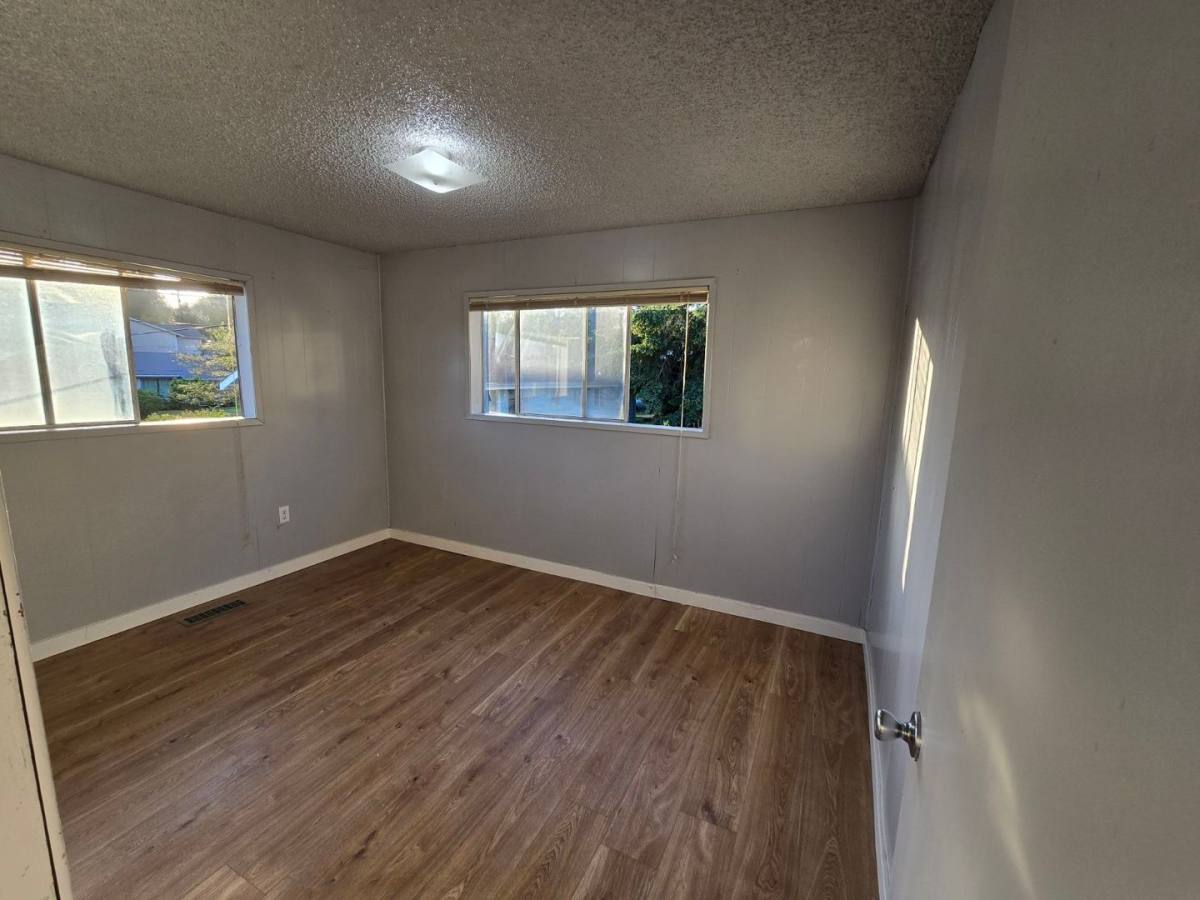 Apartment for rent at 2814 Callahan Dr, Bremerton, WA 98310
