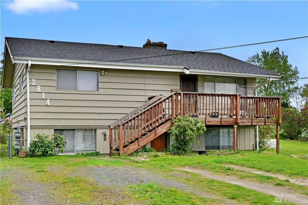 Apartment for rent at 2814 Callahan Dr, Bremerton, WA 98310