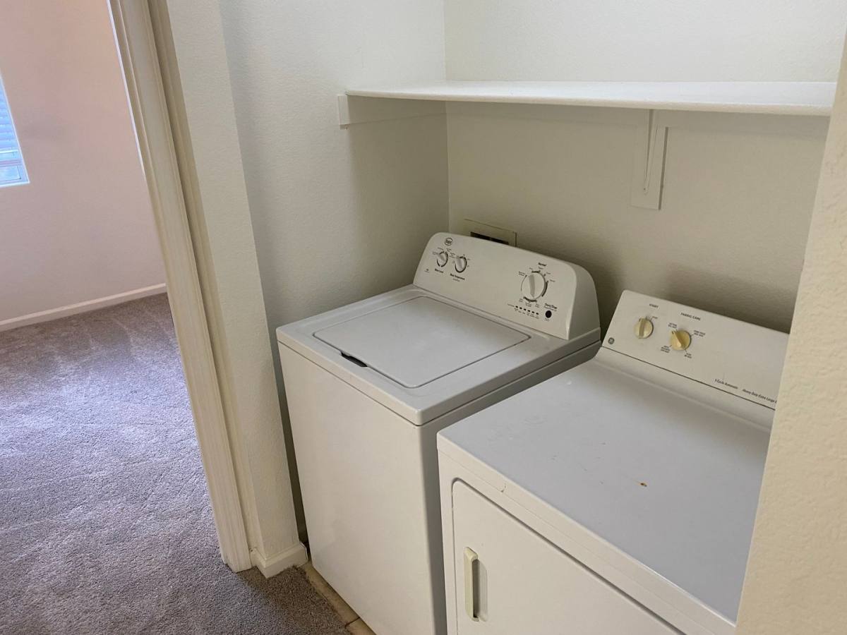 Condo for rent at 27 E Agate Ave, Las Vegas, NV 89123