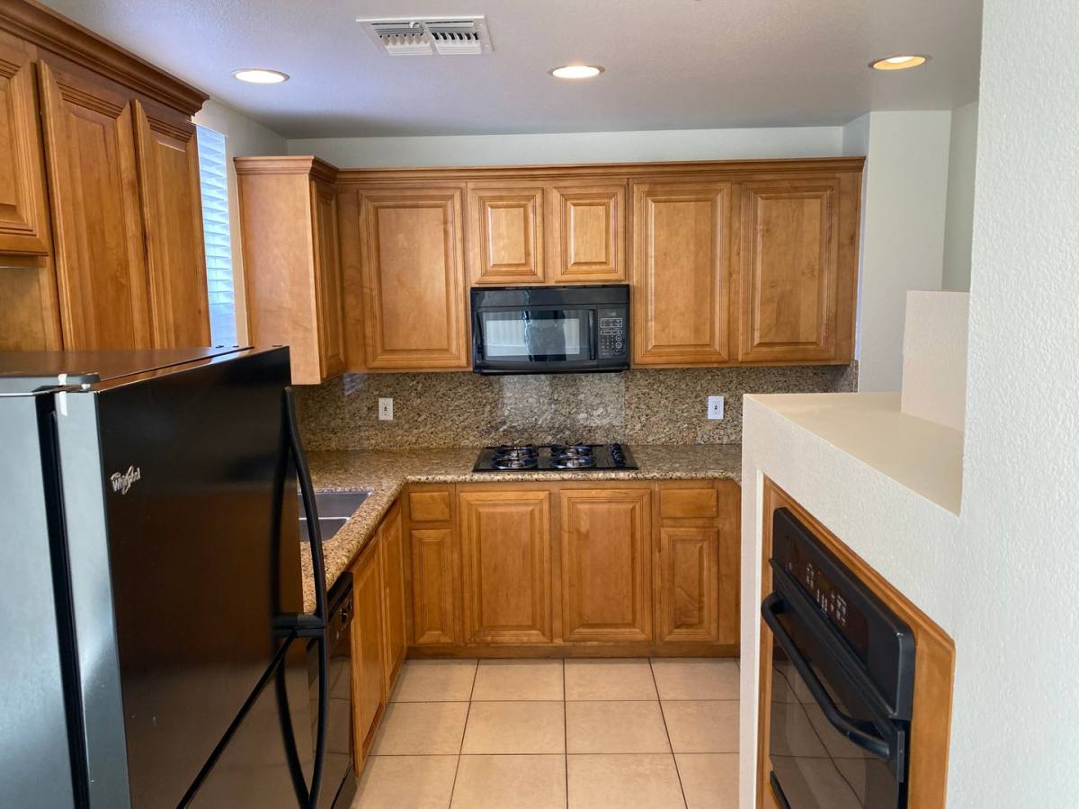 Condo for rent at 27 E Agate Ave, Las Vegas, NV 89123